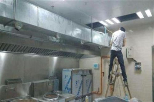 重庆界石商铺新风系统与饭店净化器风机安装技术解析